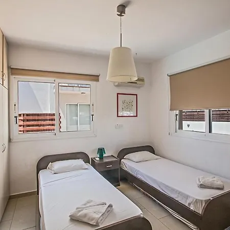 How To Rent Your Own Private Luxury Holiday In For Less Than Basic Pernera 1207 * 普罗塔拉斯