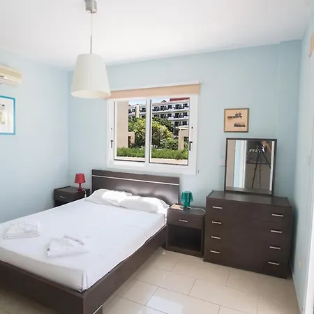 别墅 How To Rent Your Own Private Luxury Holiday In For Less Than Basic Pernera 1207 *